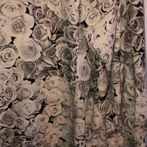 Rose pattern blouse - Picture 4 of 8